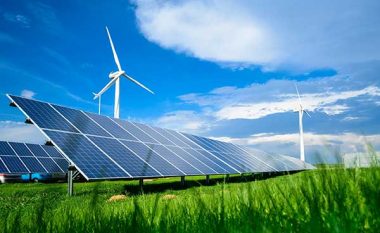 Agjencia Ndërkombëtare e Energjisë: Bota po hyn në ‘epokën e re’ të prodhimit të energjisë së pastër