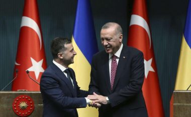 Erdogan pas takimit me presidentin ukrainas në Kiev: Ne mbështesim integritetin territorial të Ukrainës, përfshirë Krimenë