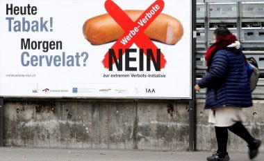 Zviceranët miratojnë ndalimin e reklamave të duhanit shumë kohë pas fqinjëve
