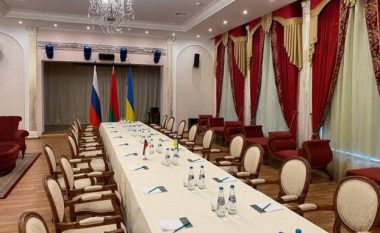 Delegacioni ukrainas mbërrin në kufirin me Bjellorusinë për bisedime me Rusinë