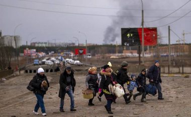 Rusia “zotohet” se nesër do të fillojë armëpushimin, për të hapur korridoret humanitare për evakuimin e civilëve