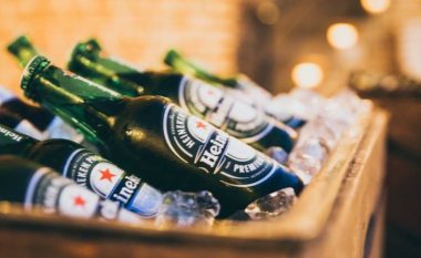 Gjiganti holandez pezullon biznesin në Rusi, birra Heineken nuk do të prodhohet e shitet më në këtë shtet