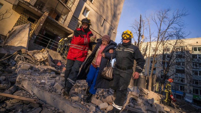 Ukrainasit shpresojnë që sot sërish do të hapen nëntë korridore humanitare