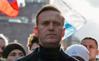 Navalny i bën thirrje bashkëkombësve që të protestojnë kundër pushtimit rus në Ukrainë