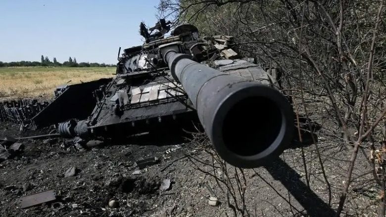 Ndihen efektet e sanksioneve, fabrika ruse për prodhimin e tankeve pezullon punën