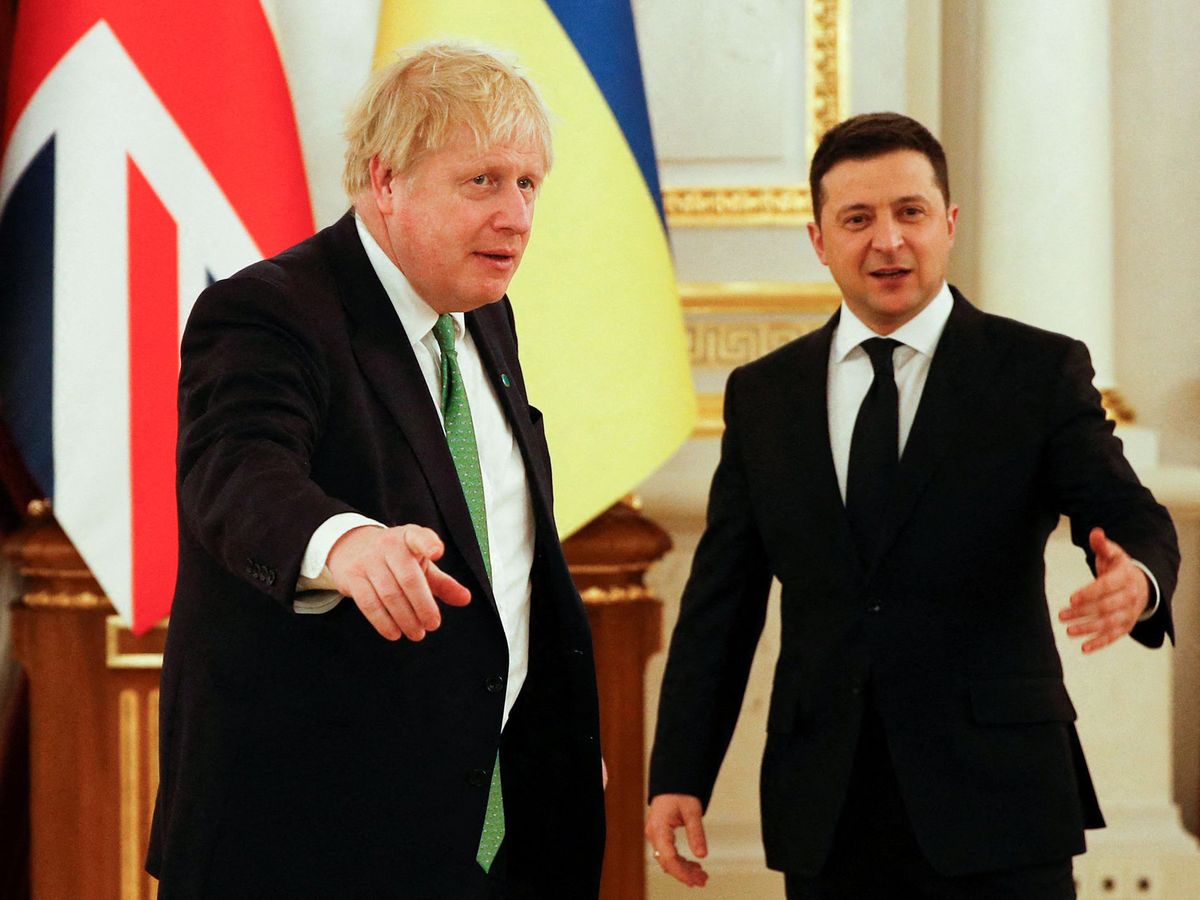 Zelensky zhvillon bisedë telefonike me kryeministrin britanik, thotë se po “koordinojnë veprimet”