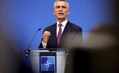 Stoltenberg: Përdorimi i armëve kimike nga Rusia do të ndryshonte natyrën e konfliktit në Ukrainë