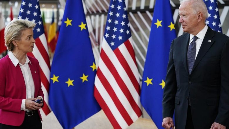Joe Biden arrin në Bruksel për t’i dërguar një mesazh të qartë Putinit