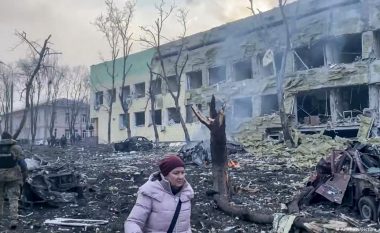 Rusia po bombardon rafineritë e naftës dhe depot e ushqimit në Ukrainë