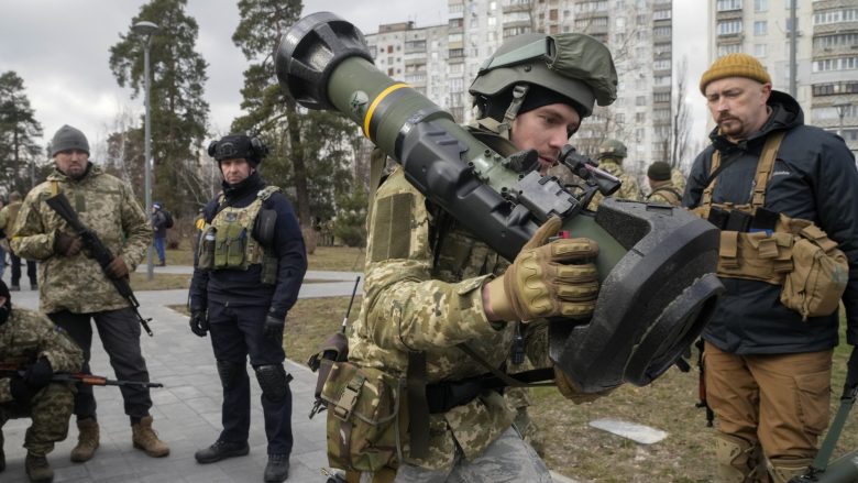 Policia në Lviv arreston dy persona, nën dyshimin se u jepnin rusëve informacione për lëvizjet ushtarake të ukrainasve