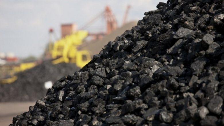 Polonia ndalon importimin e qymyrit rus