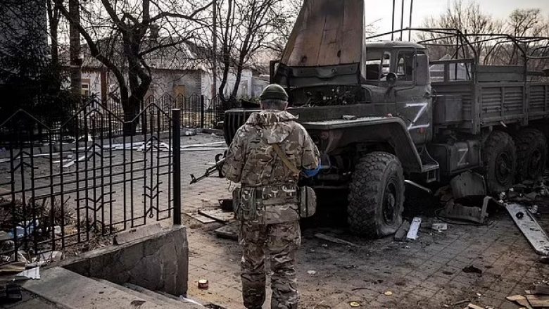 Ministria britanike e Mbrojtjes thotë se granatimet do të vazhdojnë në Chernihiv, pavarësisht premtimeve të Kremlinit