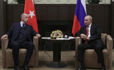 Erdogan nesër zhvillon bisedë telefonike me Putinin, diskutojnë për situatën në Ukrainë