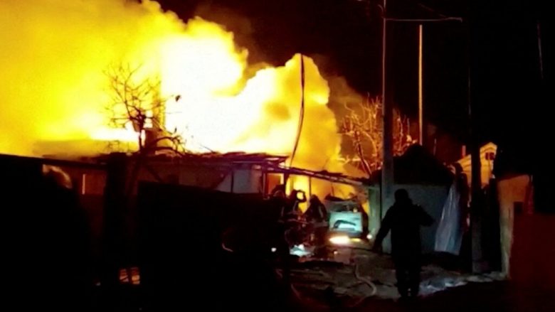Bombardohen rafineritë e naftës në dy qytete ukrainase