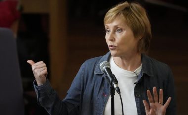 Ish-gazetarja e televizionit shtetëror rus thotë se ajo dha dorëheqjen për shkak të agresionit në Ukrainë
