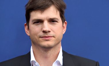 Aktori Ashton Kutcher flet për agresionin rus në Ukrainë