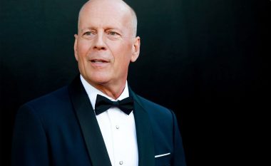 Bruce Willis realizoi mbi 15 filma brenda dy vitesh përpara se të tërhiqet nga aktrimi