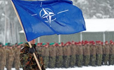 NATO-s mund t'i duhet të luftojë Rusinë tani ose më vonë, thotë ish-shefi i lartë ushtarak britanik