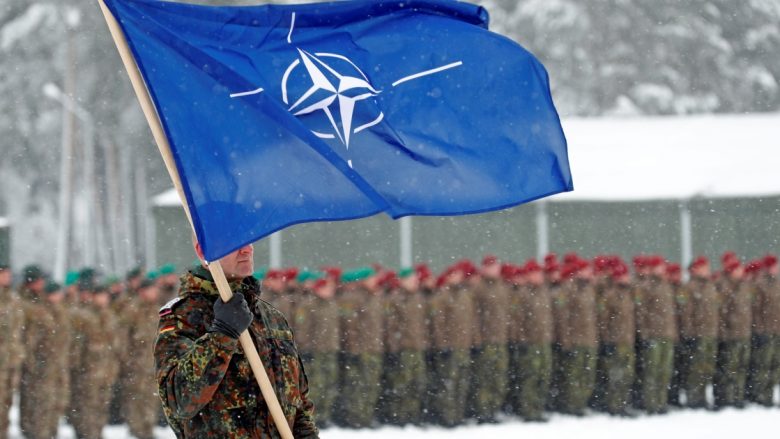 NATO-s mund t’i duhet të luftojë Rusinë tani ose më vonë, thotë ish-shefi i lartë ushtarak britanik