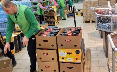 Supermarketet e mëdha ukrainase bojkotojnë Coca-Cola-n për shkak të siç thuhet “refuzimit për t’u larguar nga tregu rus”