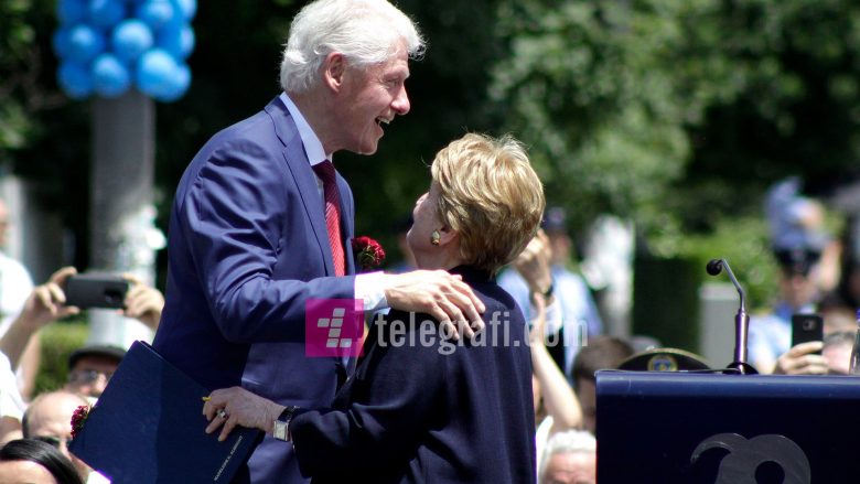 Bill Clinton thur lavde për ish-sekretaren e Shtetit, Madeleine Albright