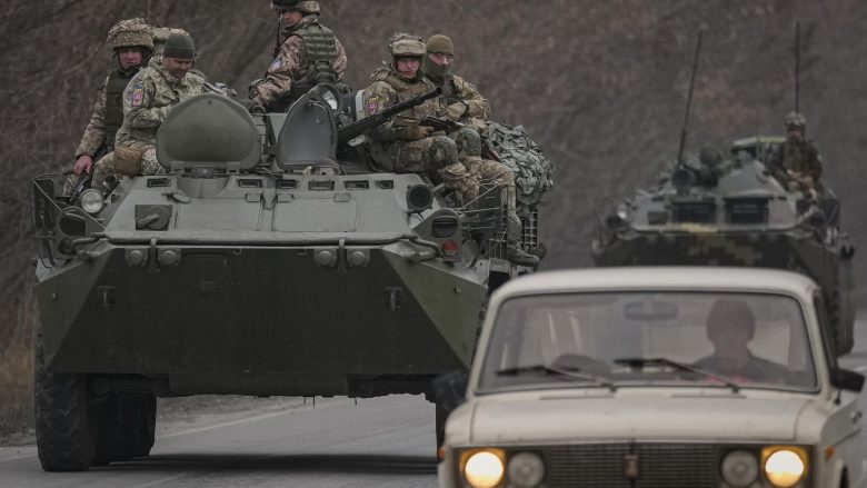 Forcat ruse po tërhiqen nga disa zona, thonë zyrtarët ukrainas