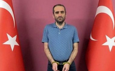 Turqia burgos nipin e Fethullah Gylen me akuza për terrorizëm