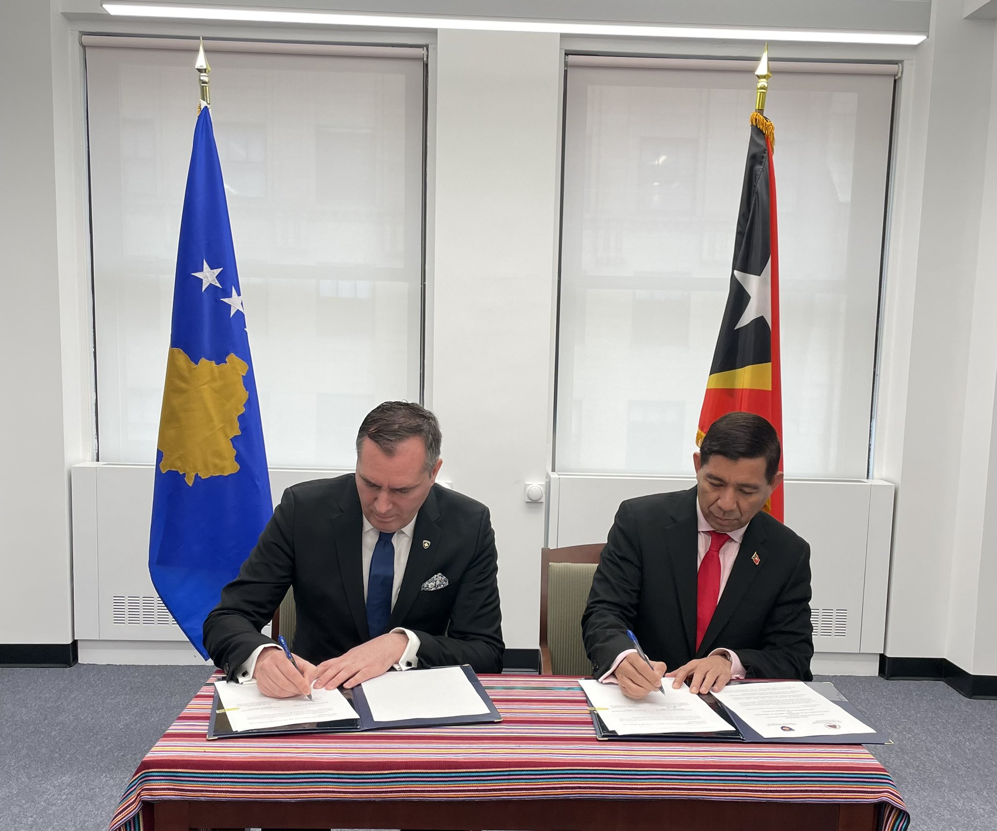 Kosova vendos marrëdhënie diplomatike me Timorin Lindor