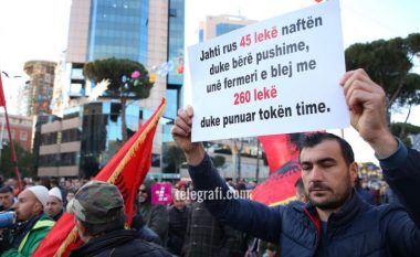 ​Protestë kundër rritjes së çmimit të naftës në Shqipëri