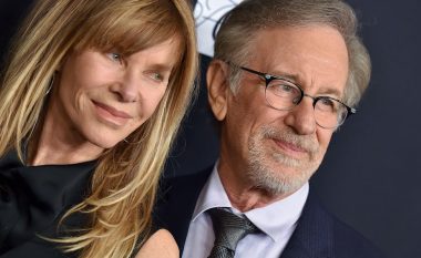 Steven Spielberg dhe Kate Capshaw dhurojnë mbi 900 mijë euro për Ukrainën