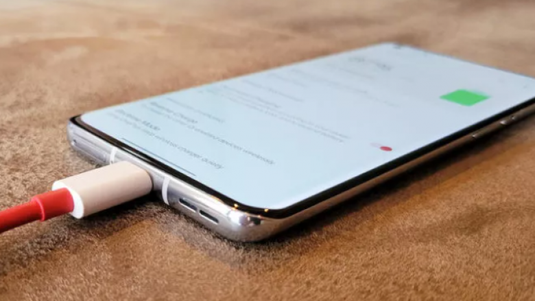 Një telefon OnePlus pritet së shpejti të dalë në treg me një shpejtësi karikimi