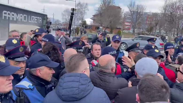 Rritja e çmimeve në Shqipëri, protestojnë studentët në Tiranë dhe Korçë