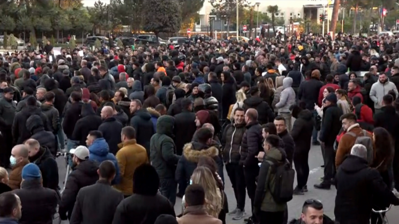 Protesta e opozitës në Tiranë, 1,500 policë do të jenë në terren, në ndihmë të tyre RENEA dhe FNSH