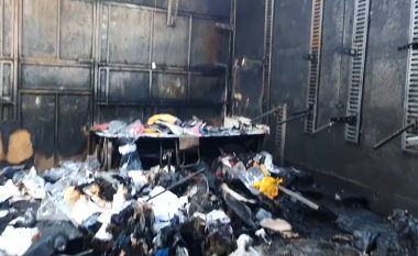 Zjarri djeg katër objekte në tregun e Prizrenit, pronarët thonë se dëmet janë të konsiderueshme