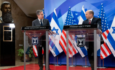 Kryeministri izraelit, Bennett: Izraeli qëndron i palëkundur me popullin e Ukrainës
