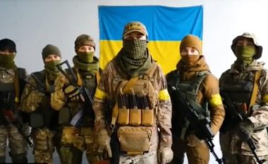 'Vdekje armiqve!': Njihuni me gratë që kanë vendosur të luftojnë për Ukrainën