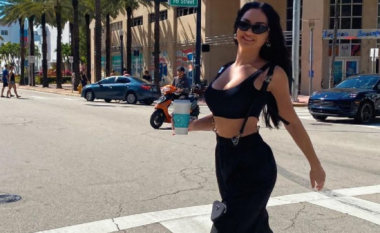 Samanta Karavella duket atraktive në pozat e reja nga Miami Beach