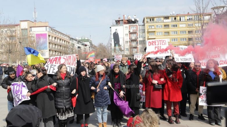 Marshi kundër vrasjes së grave përmes fotografive