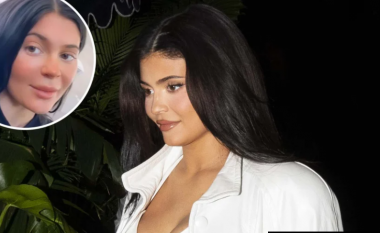 Kylie Jenner thotë se periudha pas lindjes së djalit ka qenë e vështirë për të