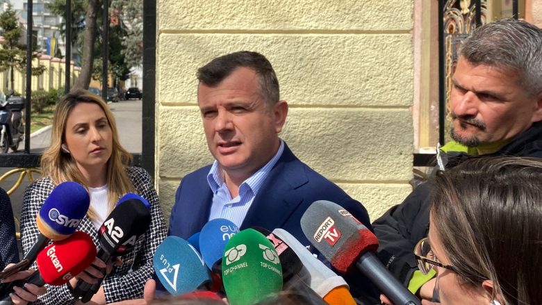 Arrestimi i ish-drejtorit të Policisë së Tiranës dhe 10 të tjerëve, reagon ministri i Brendshëm