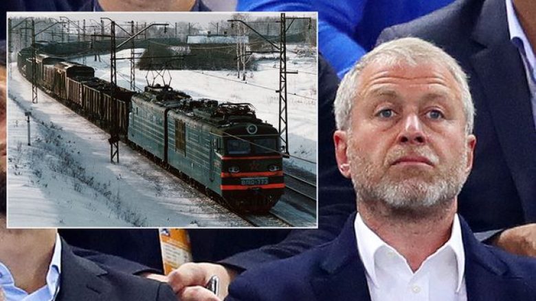 “Roman Abramovich u arrestua për vjedhjen e ngarkesës së trenit me naftë” – kështu raporton BBC Panorama për skandalin e pronarit të Chelseat