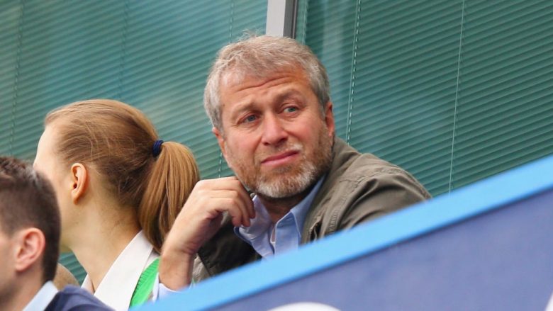 Një miliarder zviceran pretendon se Abramovich i ka ofruar blerjen e Chelseat