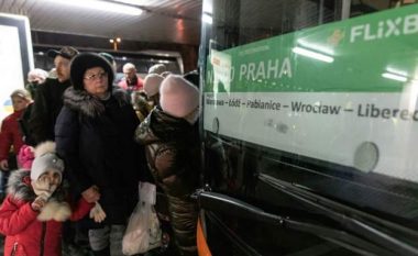 Nuk mund të pranojmë më refugjatë nga Ukraina – thotë kryeministri i Republikës Çeke
