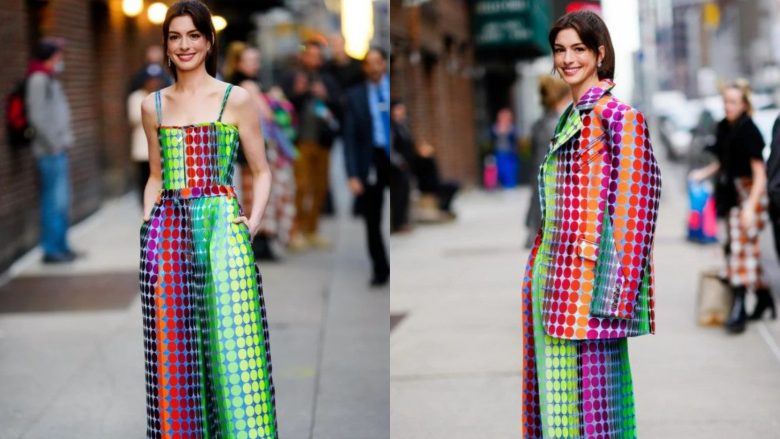Anne Hathaway shfaqet plot stil me korse dhe pantallona shumëngjyrëshe