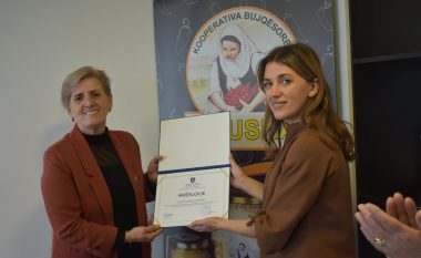 Gratë e Krushes marrin mirënjohje nga ministrja Haxhiu
