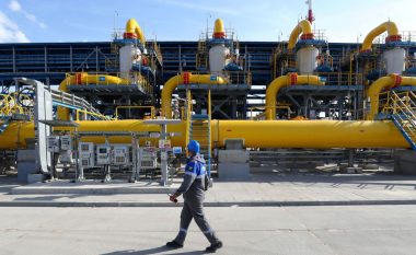Për të ulur varësinë nga Rusia, SHBA do ta furnizojë Evropën me 15 miliardë kub gaz natyror