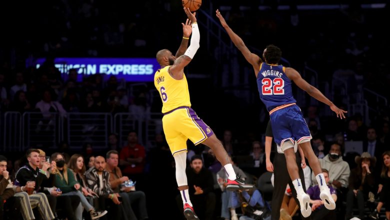LeBron James shpërthen me 56 pikë për t’i rikthyer Lakers te fitoret