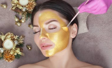 Redukto rrudhat e fytyrës me maskën 24K Gold që kushton hiç më shumë se 5.52 euro