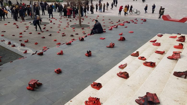 8 Marsi në Shqipëri, protestë dhe mesazhe kundër dhunës e vrasjes së grave