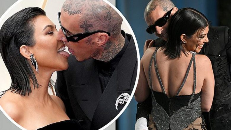 Kourtney Kardashian dhe Travis Barker nuk përmbahen në tapetin e kuq të “Oscars” duke bërë gjeste intime me njëri-tjetrin